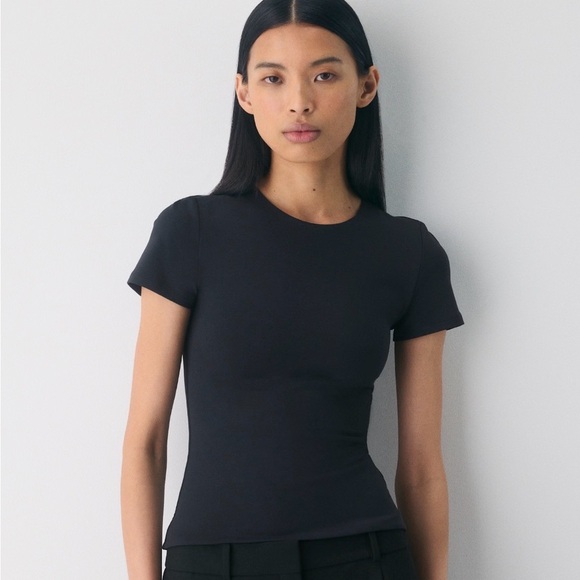 Aritzia Tops - Aritzia original Contour Marvel Crew T Shirt